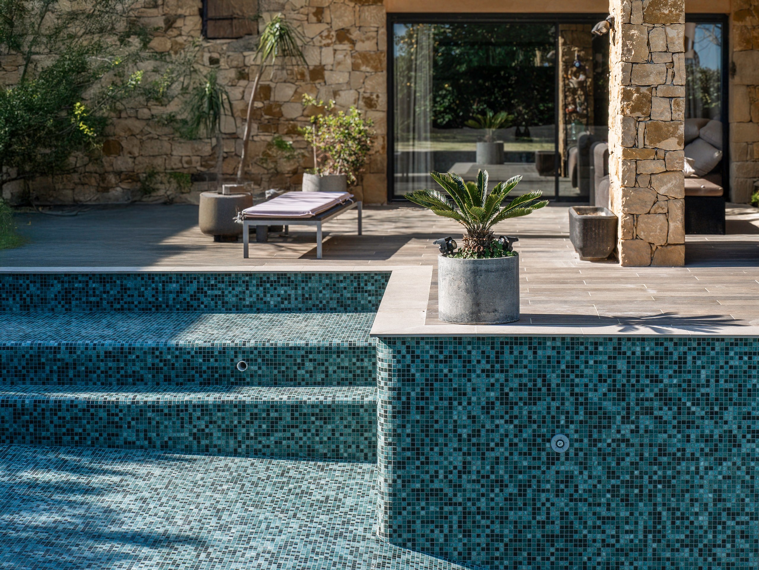 Piscine à débordement sur la Côte d’Azur